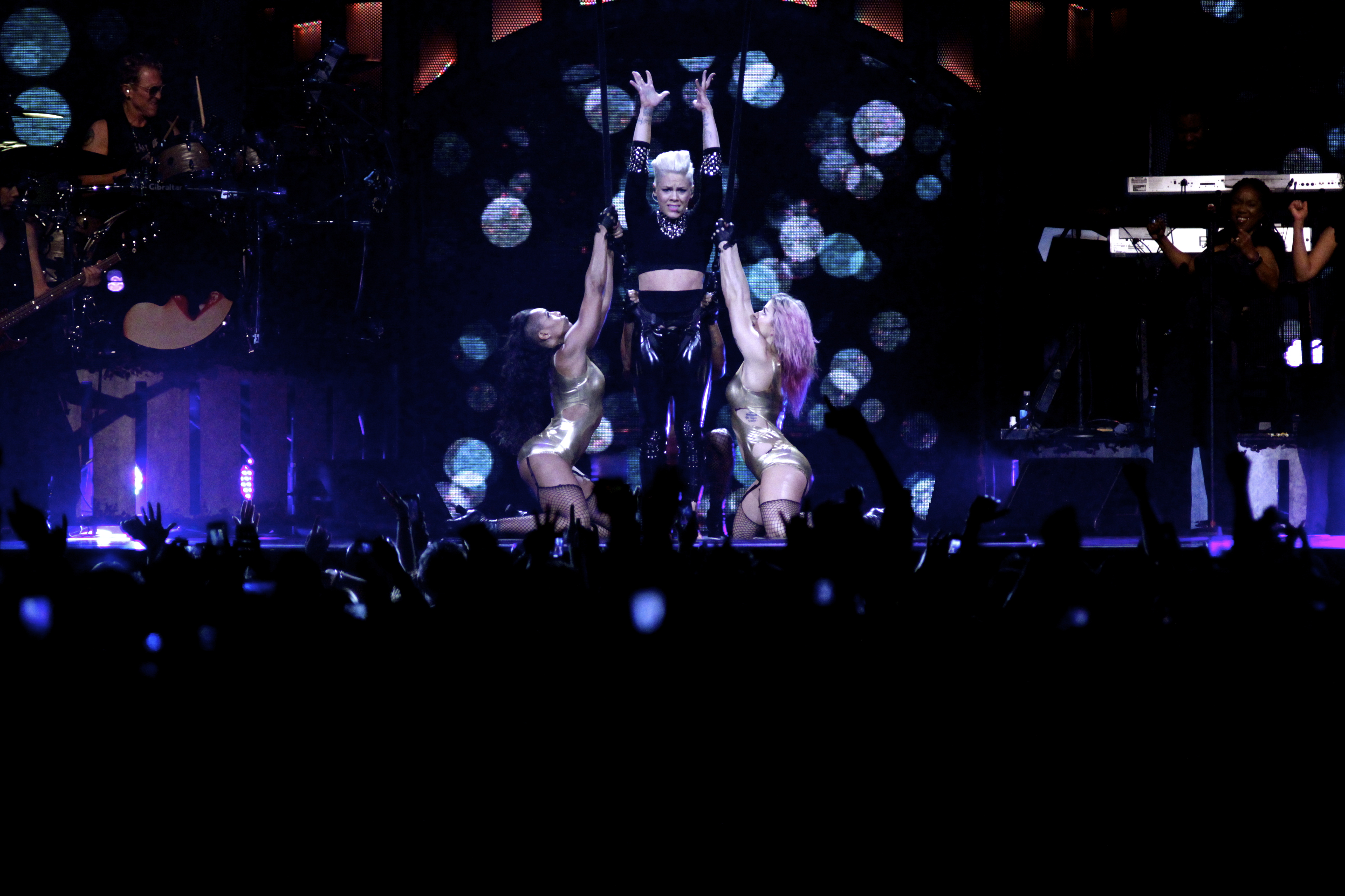 12.6.13_WXPN_P!nk_WellsFargo_DarraghDandurand_12